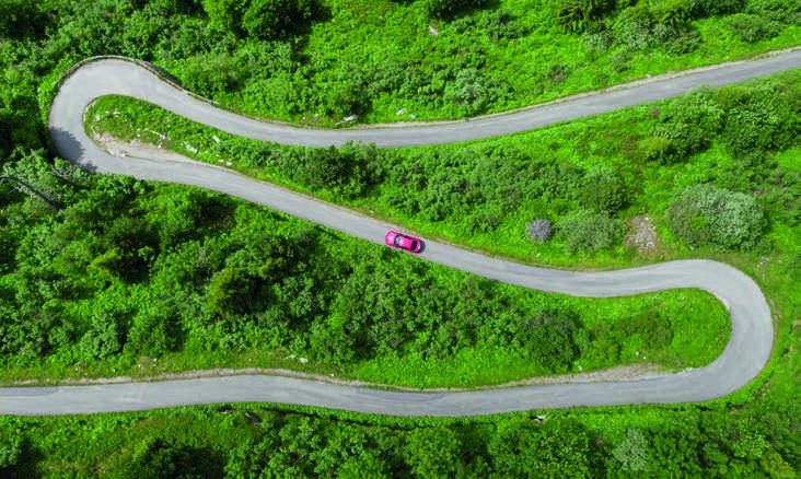 Serpentinen als Bühne: Die Giulia liebt die Bergstrassen nach Vals.