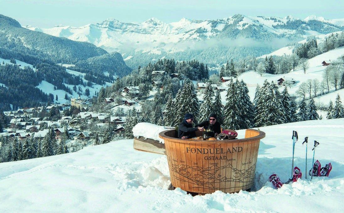 Fondueplausch unterwegs: eines von vier überdimensionalen Holz-Caquelons.