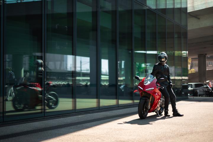 Ducati Panigale V4 S: Rennsport-DNA auf zwei Rädern