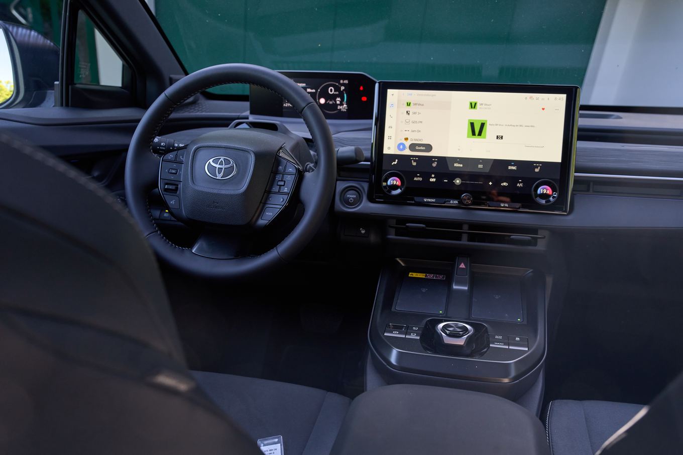 Klare Linien, alles in Griffweite: das Cockpit mit 12,3-Zoll-Touchscreen.