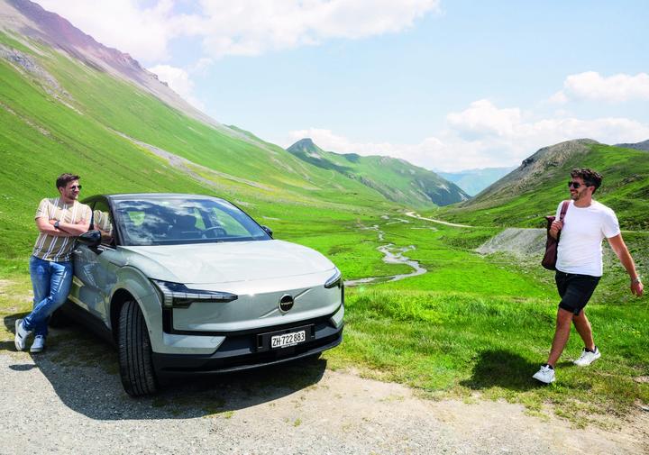 Volvo EX30: Stromer auf Bergtour